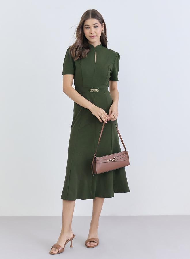 ستايلي فستان ميدي بحافة واسعة - Image 1